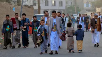 معاناة اليمنيين تتفاقم ليلة العيد