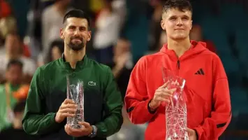 ياكوب منشيك يحرم نوفاك ديوكوفيتش من لقبه الـ 100 في نهائي دورة ميامي