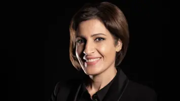 وزيرة البيئة تمارا الزين تستعرض التحديات البيئية مع وفد دير الأحمر