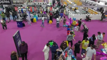 معرض «ليالي رمضان» في الشارقة يحقق نجاحاً باهراً ويجذب آلاف الزوار بتخفيضاته الكبرى