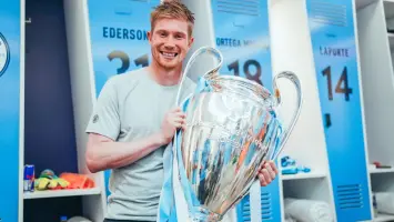 كيفن دي بروين يودع مانشستر سيتي بعد 10 سنوات مليئة بالإنجازات