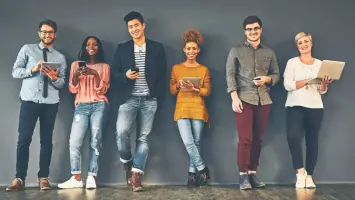 دراسة تعيد تعريف الجيل «زد»: ليس كسولاً بل يتبع نهجاً عقلانياً