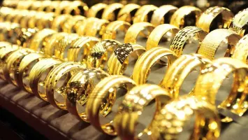 أسعار الذهب تسجل ارتفاعًا قياسيًا اليوم السبت بعد قرار المركزي