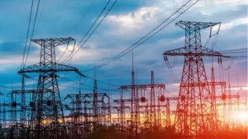 خطة حكومية لضمان استقرار الكهرباء في صيف 2025 دون تخفيف الأحمال