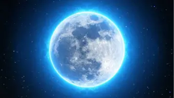 ظاهرة "القمر الأزرق" تزين سماء الأرض