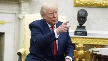 ترامب: لا أنوي إقالة رئيس الاحتياطي الفيدرالي لكن عليه خفض الفائدة