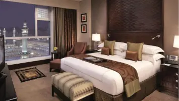 السعودية تمنع حجز الفنادق في مكة لحاملي التأشيرات غير الحج