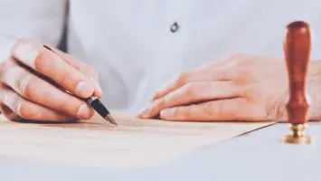 5 Scenarios That Allow Cancellation of Employment Agency Licenses in UAE