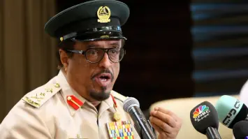 زيارة ضاحي خلفان لمجمع الشارقة للبحوث وبيت الحكمة