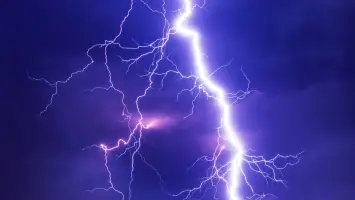 UAE: Heavy Rain and Thunderstorms Hit Jazan Region