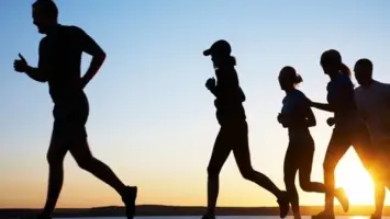 ممارسة المشي يوميًا تقلل خطر الإصابة بـ 13 نوعًا من السرطان