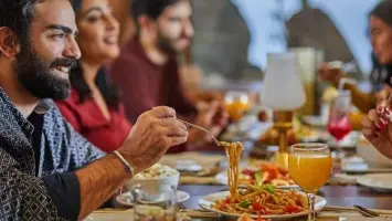 الضرائب المصرية تحدد المطاعم والكافيهات الخاضعة لضريبة القيمة المضافة