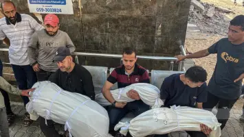 استشهاد 5 مواطنين بينهم طفل في قصف على غزة وخان يونس