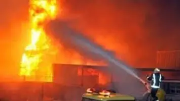 اندلاع حريق في مطعم شاورما بالهرم واستدعاء 3 سيارات إطفاء