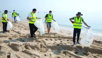 حملات تنظيف الشواطئ وقاع البحر في الإسكندرية بمناسبة يوم البيئة