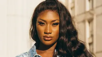 آية ناكامورا: أول فنانة ذات بشرة داكنة في متحف غريفان