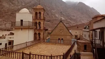 رسالة مهمة من السيسي لرئيس وزراء اليونان حول دير سانت كاترين