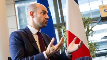 وزير الخارجية الفرنسي يؤكد الالتزام بالاعتراف بدولة فلسطين