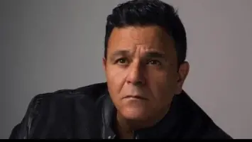 مشادة حادة بين محمد فؤاد وطبيب بمستشفى عين شمس