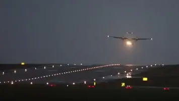 عاجل.. هبوط اضطراري لطائرة بمطار القاهرة الدولي نتيجة عطل فني