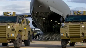 الولايات المتحدة تعلق بعض شحنات الأسلحة إلى أوكرانيا