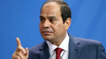 السيسي يطالب بخروج القوات الأجنبية من ليبيا لتعزيز الاستقرار