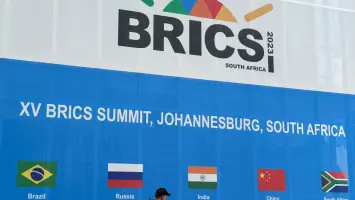 ترامب يعلن فرض رسوم جمركية مرتقبة على دول بريكس