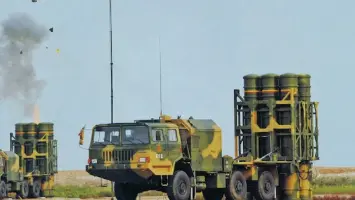 إيران تعزز دفاعاتها بشراء صواريخ أرض جو من الصين