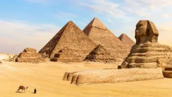 مصر تنفي شائعات الحفر بالقرب من الأهرامات