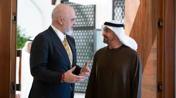 محمد بن زايد ورئيس وزراء ألبانيا يعززان الشراكة بين البلدين