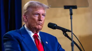 ترامب يقاضي وول ستريت جورنال ويطالب بتعويض ضخم