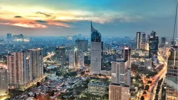 إندونيسيا تطلق حملة تلقيح السحب لمكافحة حرائق الغابات والضباب