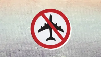 كيف يتعامل القانون الإماراتي مع منع السفر والإبعاد في وقت واحد؟