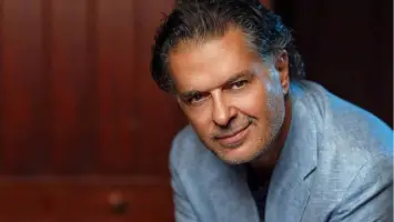 إيقاف راغب علامة عن الغناء في مصر بسبب تصرفات مخلة بالأعراف