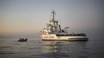 اليونان توجه سفينة إنقاذ إلى البحر الأحمر بعد هجمات على سفنها