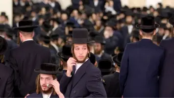 شركة طيران إسبانية تنفي طرد ركاب يهود من طائرتها