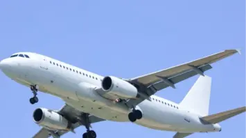 مناورة شجاعة تنقذ ركاب طائرة من كارثة في أجواء أمريكا