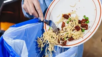 الرأي الديني حول التخلص من بقايا الطعام: إرشادات مهمة