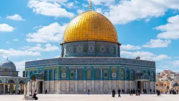 أربعون ألف فلسطيني يصلون الجمعة في المسجد الأقصى رغم القيود