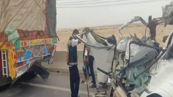 حادث حافلة على طريق الكريمات يثير الجدل.. ووزارة النقل توضح