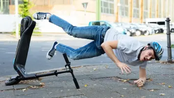 UAE Residents Warn of E-Scooter Dangers