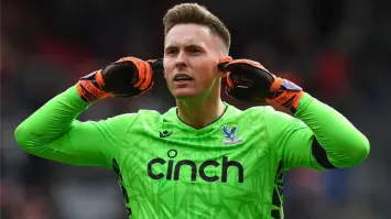 حارس كريستال بالاس هندرسون يحتفل بإنجاز مذهل خلال ثلاثة أشهر