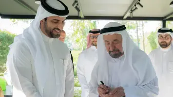 أخبار الإمارات: سلطان القاسمي يعتمد توظيف 700 شخص وترقية 1523 موظفًا في الشارقة