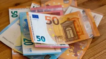 اليورو ينخفض أمام الجنيه المصري مسجلاً 56.40 جنيه للشراء