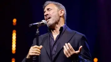 كاظم الساهر يتألق في حفل غنائي مميز بجدة الليلة