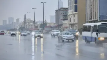 استمرار هطول الأمطار في أنحاء مختلفة من المملكة السعودية