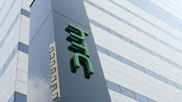 سماعة رأس بميزة ترجمة فورية تدعم 135 لغة أثناء السفر