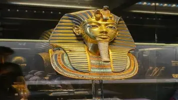 إغلاق قاعة توت عنخ آمون بالمتحف المصري بالتحرير استعدادًا للانتقال