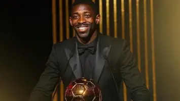 عثمان ديمبلي يتوج بجائزة الكرة الذهبية كأفضل لاعب في العالم 2025