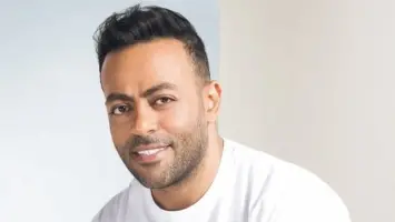 تامر عاشور يُحيي حفلاً غنائيًا في أبو ظبي اليوم